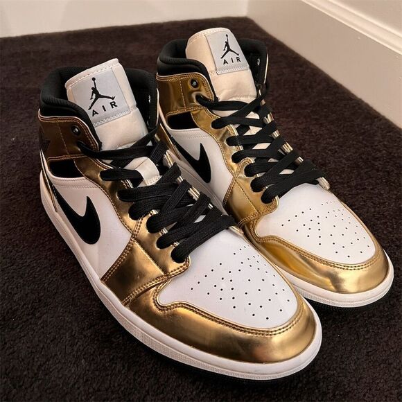 Jordan Other - Jordan Air Jordan 1 Mid SE Gold Sneakers Unisex Size 11.5 Men's Athletic Shoes